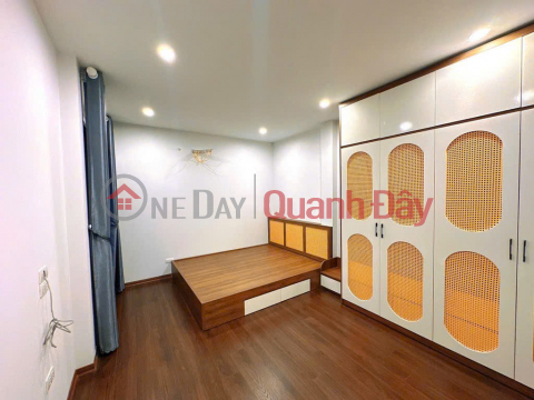 HOUSE IN THE CENTER OF CAU GIAY – 30\/35M² x 6 FLOORS – 3 STEPS TO THE STREET – PRICE 8.2 BILLION _0