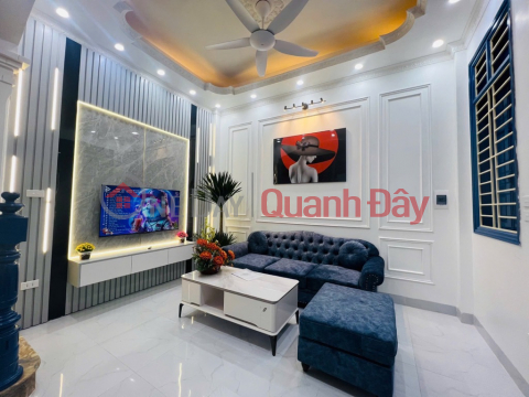 SUPER RARE - BEAUTIFUL HOUSE IN CAU GIAY - THONG ALLEY, NEAR CARS - 5 FLOORS - 3 BEDROOMS, PRICE OVER 5 BILLION _0