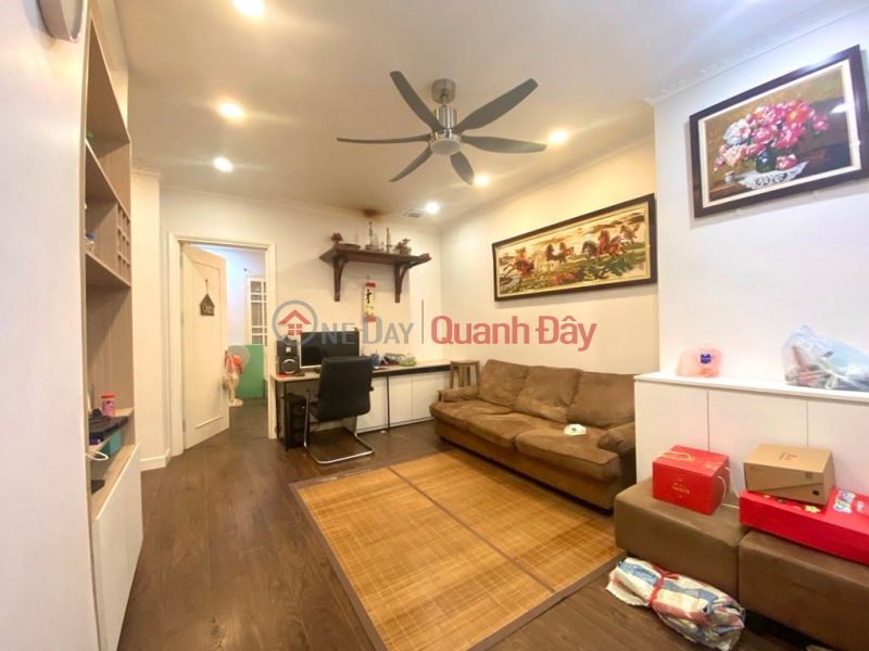 Beautiful apartment for sale at alley 28 Xuan La, corner plot, 64m2, 3 bedrooms, 1 bathroom, price 6.55 billion VND. Sales Listings