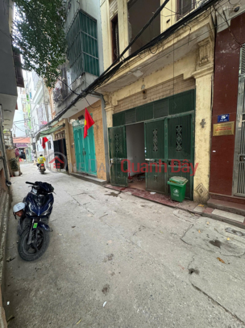 House in Kim Giang, 62m² x 4 floors, alley accessible by car, price 12.35 billion VND, with title deed. _0
