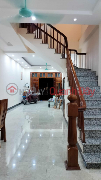 For sale by owner! 3 floors, built by people, 63m2, alley, car, chess board, near school, near North Thang Long Industrial Park. - Sales Listings