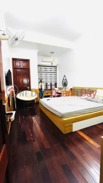 Please Select, Residential Sales Listings đ 10.5 Billion