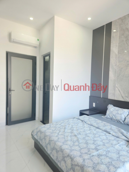 đ 5.45 Billion, LUXURY 3-STORY HOUSE FOR SALE, FULLY FURNISHED, CAR ACCESSIBLE ALLEY OFF TO HIEU STREET