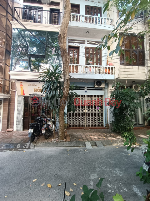 House for sale Nguyen Hong Dong Da Sidewalk Lot 45m2 4 floors price only 12 billion Vip center Dong Da _0