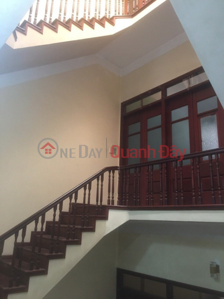 NEED TO FIND TENANT TO RENT THE ENTIRE TOWNHOUSE PHAN DINH PHUNG, BA DINH, BA DINH DISTRICT. 70m, 4 floors, 4 bedrooms Rental Listings