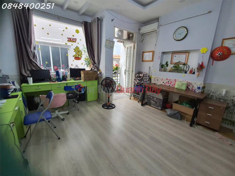 Property Search Vietnam | OneDay | Residential Rental Listings Beautiful house for rent, 1 ground floor and 3 upper floors, Chanh Hung ward, Ho Chi Minh City, area 31.5m2, price 11 million VND\\/month.