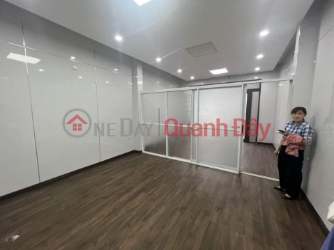 3.5-storey apartment for rent in front of Le Dinh Ly, near Nguyen Van Linh _0