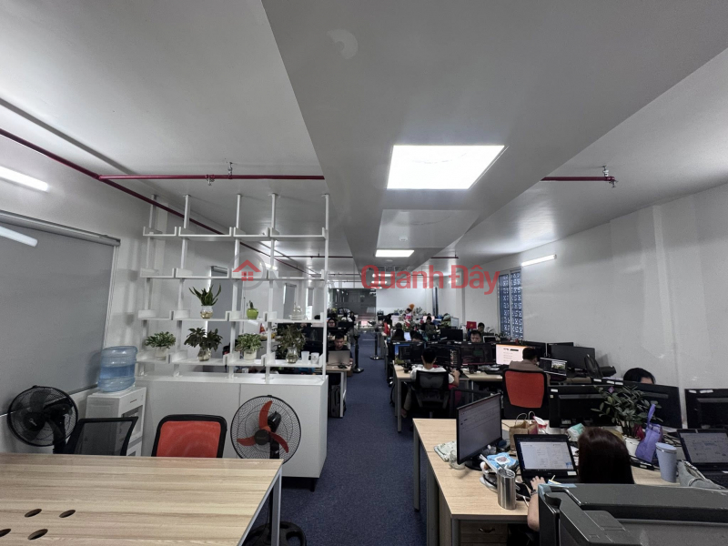 Bán tòa văn phòng phố Tân Mai, 180m2, 8 tầng thang máy, mặt tiền 6.5m, 69.8 tỉ, thuê 200tr/tháng, Việt Nam Bán, đ 69,8 tỷ