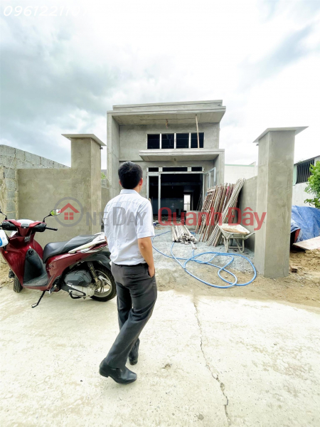 House for sale in Tan Binh with private book near market and school, pay 300 million in advance and receive the house Sales Listings