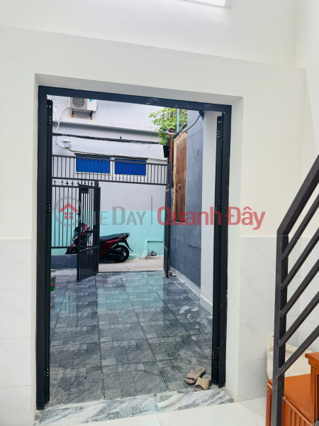 ► House with 2 street frontages, 1 house accessible by car, near Dien Bien Phu main road, 40m2, spacious yard, 2.x billion VND Sales Listings