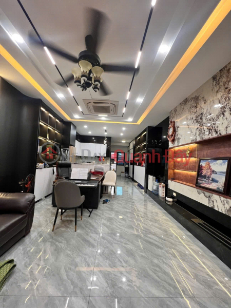 HOUSE FOR SALE IN LINH DAM AREA - HOANG MAI, 73\\/80 SQM, 5 COMMERCIAL FLOORS, 5 M FRONTAGE, PRICE 29.95 BILLION. Sales Listings