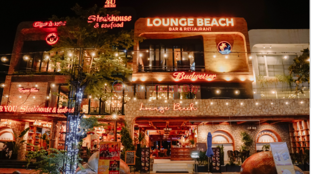 Lounge Beach Bar & Restaurant (Lounge Beach Bar & Restaurant),Son Tra | (1)