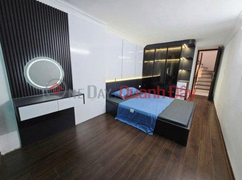 Beautiful house in Long Bien Phuc Loi Center, 5 floors, fully furnished, alley accessible by car, parking available right in front of the house. _0