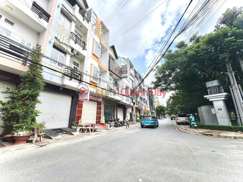 đ 8.7 Billion Beautiful 1T2L house for sale, D2D residential area, frontage for business on D4 street, price only 8.7 billion