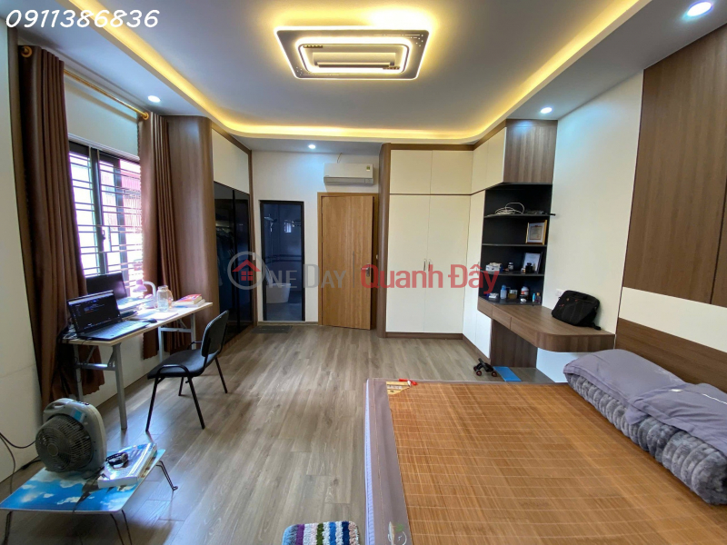 Siêu phẩm gần Hoàng Quốc Việt 52m 6 tầng Thang máy Ngõ to Gần phố, 16 tỷ có TL Niêm yết bán