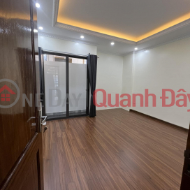 BÁN NHÀ NGỌC LÂM, DT46M, 6TỶ2, THANG MÁY,Ô TÔ QUA NHÀ.GẦN PHỐ _0