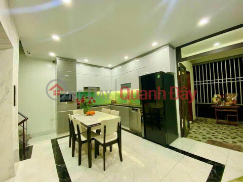 Cho thuê nhà Nguyễn Chính, vừa KD on kết hợp ở gđ, 5 tầng x 45m2, thang máy, 16 triệu/th _0