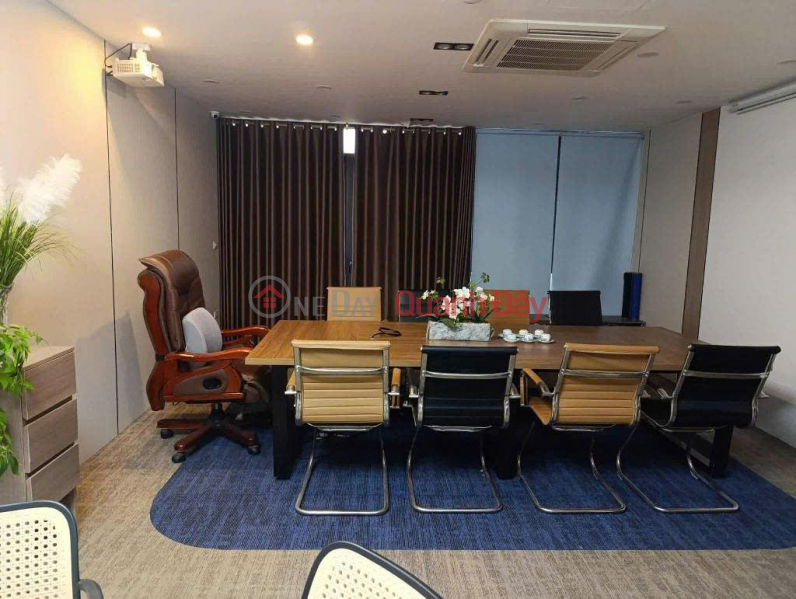 BUILDING FOR SALE ON THE STREET FRONT IN THE CENTER OF BA DINH - KOREAN AND JAPANESE TOWN Vietnam | Sales | đ 850 Million