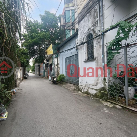 Nguyen Trai, subdivided plot, 52m for prime business, cars can avoid, wide sidewalk _0