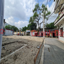 Land for sale, 60m2, 4.2m frontage, square shape, car access, located in Trau Quy, Gia Lam. Price: 8 billion VND (negotiable). Contact: 0989894845 _0