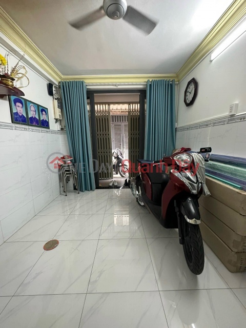 House for sale Nice location, 3\/2 Nguyen Tieu La, District 10, 30m2 for only 6 billion. _0