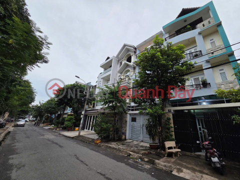 SUPER PRODUCT VIEW OF MISSILE PARK (849-3771062544)_0