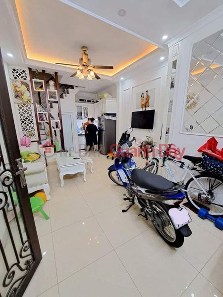 FAMILY NEEDS TO SELL A 4-STORY HOUSE WITH MODERN DESIGN 30M TO A CAR IN KHUONG TRUNG THANH XUAN STREET, HANOI. | Vietnam Sales đ 2.85 Billion