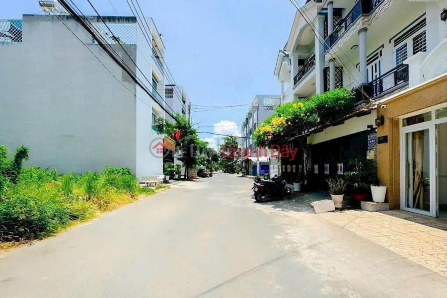 HOUSE IN A CAR-ACCESSIBLE ALLEY ON DAO TONG NGUYEN STREET, RIGHT NEAR THE MARKET, 4X16M, 4 FLOORS, JUST OVER 7.5 BILLION VND Sales Listings
