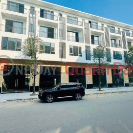 House for Sale (Shousehouse) - Prime Location - Excellent for both Living and Business - Right at the entrance to the new market _0