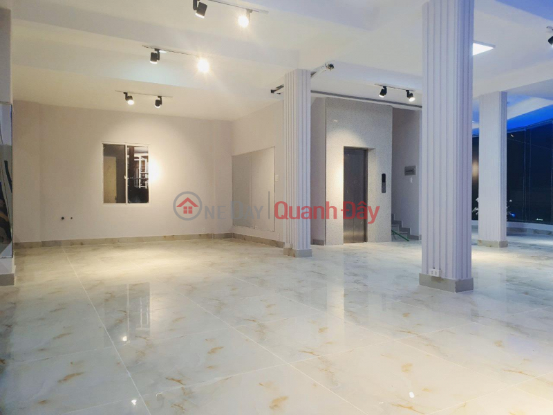 ***House for sale in K300 Tan Binh area; corner of 2 fronts of Truong Hoang Thanh; 9*16; 3 floors Vietnam | Sales, đ 25 Billion