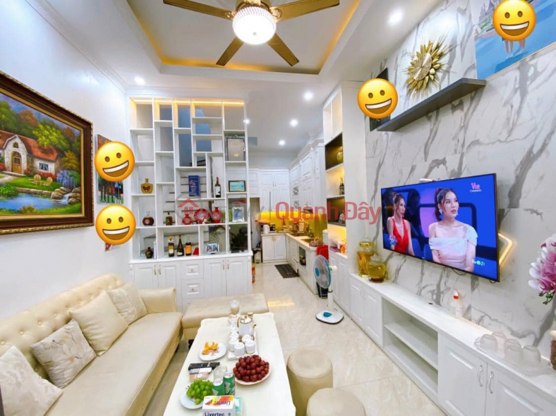 đ 4.35 Billion Nha Thanh Xuan is beautiful and sparkling with full interior close to the car and parking lot