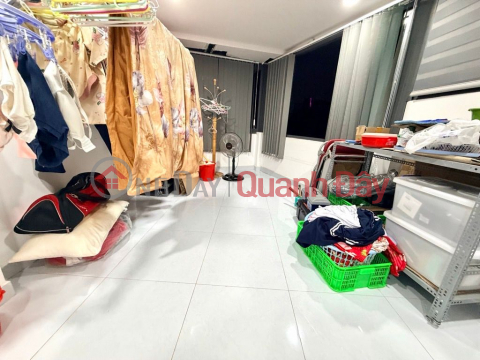 Four-story reinforced concrete house in alley 42 Hoang Hoa Tham, Binh Thanh district, 5 bedrooms, furnished, only 4.6 billion VND. _0