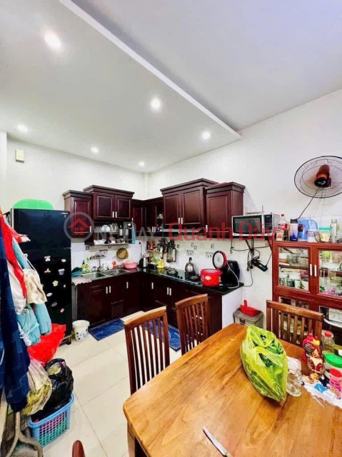 ► Corner plot in a 6m wide alley accessible by car, right next to Pham Cu Luong main road, 107m2, 6m frontage, includes a 2-story house. _0