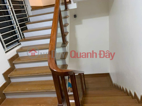 I'm renting out a house on Le Trong Tan and Hoang Van Thai streets, 320m2 x 3.5 floors - 64 million VND. _0