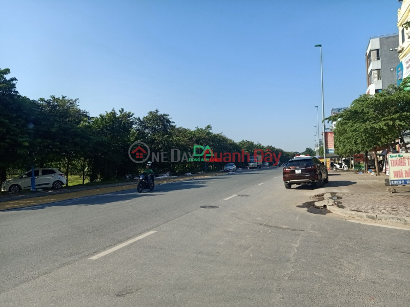 Selling land for business on Nhat Tan Dong Anh street 108m corner lot Sales Listings
