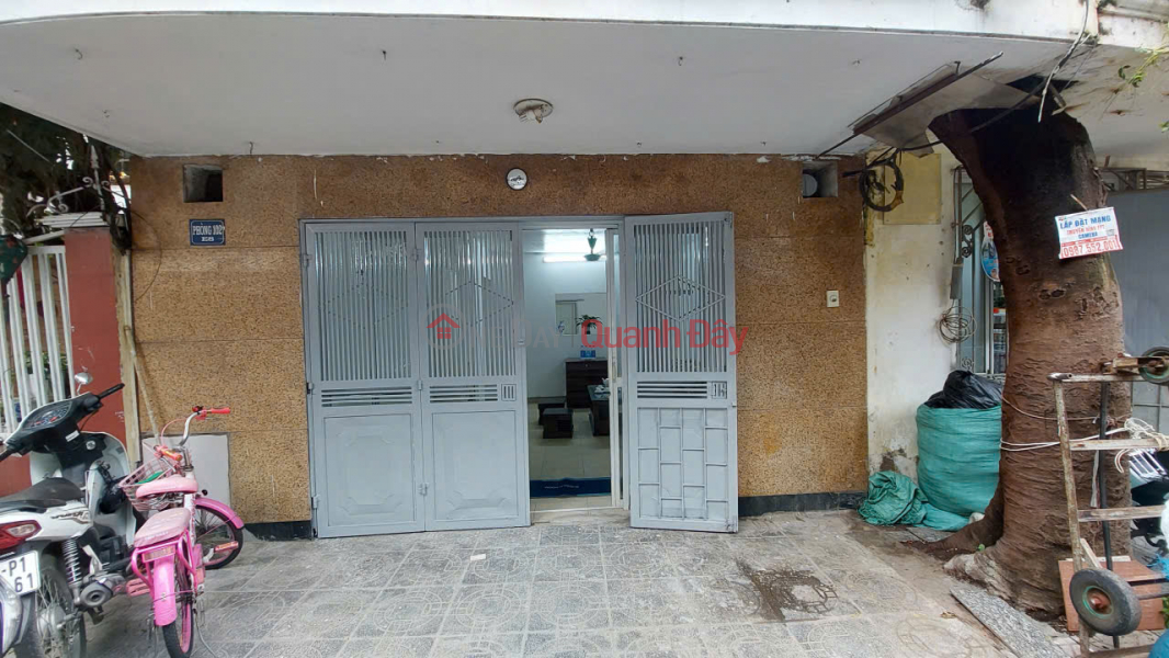 Cho thuê nhà TT tầng 1 Quỳnh Mai, 10tr/tháng. 70m, mặt tiền 5m, ngõ 2 ô tô tránh, 2 ngủ, 1 VS, 1 khách, 1 Niêm yết cho thuê