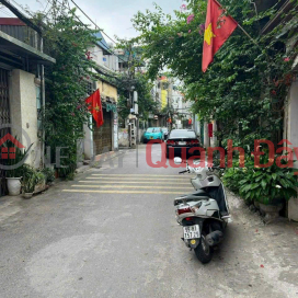 OWNER IS IN NEED OF MONEY SO HAS TO SELL LAND IN PHUC LOI WARD, AREA 35M2, ROAD IN FRONT OF LAND 2M, 5M AWAY _0