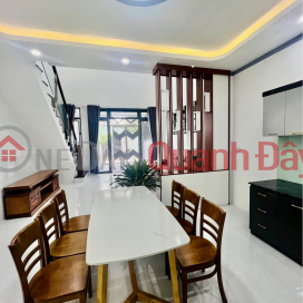 6.5m x 15m high-rise house, separate land title, car access to the house _0