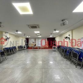Cho thuê toà nhà 8,5 tầng ngỏ 95 trần thái tông: 140m2 mt 7.8m. Giá 159 tr/ tháng _0