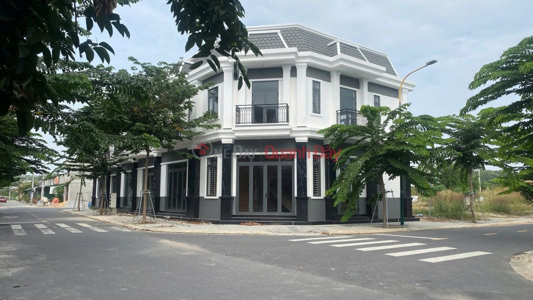 Property Search Vietnam | OneDay | Nhà ở Niêm yết bán Nhà phố hiện đại tại Hòa Lợi, Bến Cát, giá rẻ 2,66 tỷ - Sổ hồng riêng!
Modern Townhouse in Hoa Loi, Ben Cat –