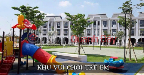 Sở Hữu Ngay Cho Mình Một Căn Villa đẹp lung linh nằm ngay mặt tiền Quốc lộ Bến Lức _0