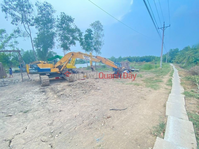 The owner sells the land 2350m2, near My Xuyen Market, 800m from DT934 Sales Listings