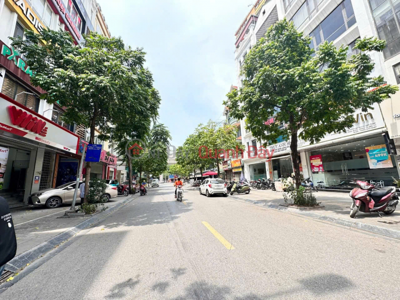 Siêu phẩm phố cổ vừa hot, lại hiếm Nguyễn Trường Tộ, Ba Đình cũ, sổ vuông đét , 2 mặt phố, DT đất 125 m, bán Niêm yết bán
