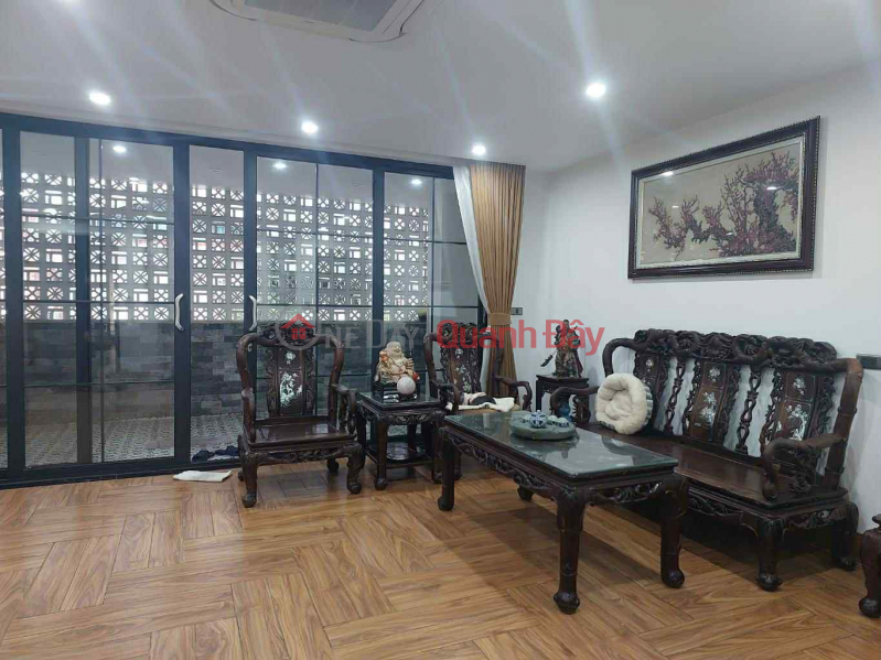 House for sale on Nguyen Van Cu, 118m x 5 floors, 5.5m frontage, elevator, garage, business Vietnam Sales đ 27 Billion
