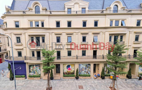 Urgent sale of townhouse with area 186m2 - 12m frontage, 6 floors - with elevator - receive housing right in the center _0