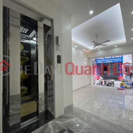 7-FLOOR ELEVATOR HOUSE - BUSINESS STREET - EXTREMELY Busy Business Area - RARE ️ Description: House facing Yen Hoa street, Cau _0
