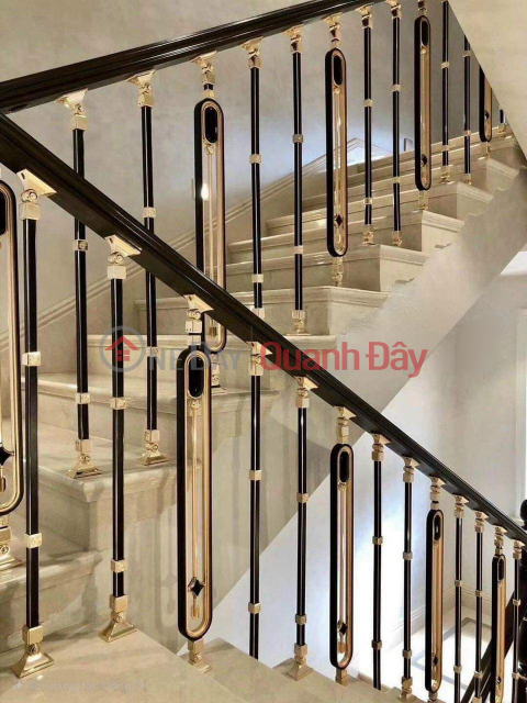 I'm renting out a house on Huynh Thuc Khang and Nguyen Hong streets, 200m2 x 3.5 floors - 48 million VND. _0