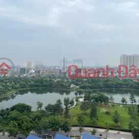 Luxury apartment, central location, balcony with lake view, civilized residential area. _0