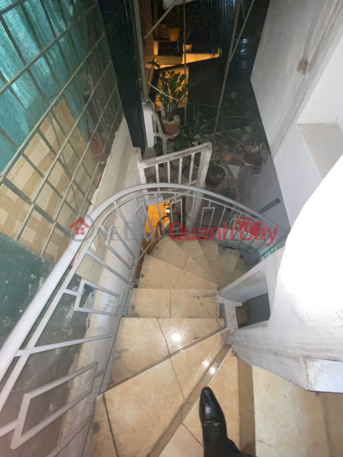 Selling red book house with 5 floors by owner, Hong Mai street, center of Hai Ba Trung district _0