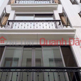 House for sale on Lac Long Quan street, Tay Ho 80m2, price 30.5 billion. Contact: 0946909866 _0